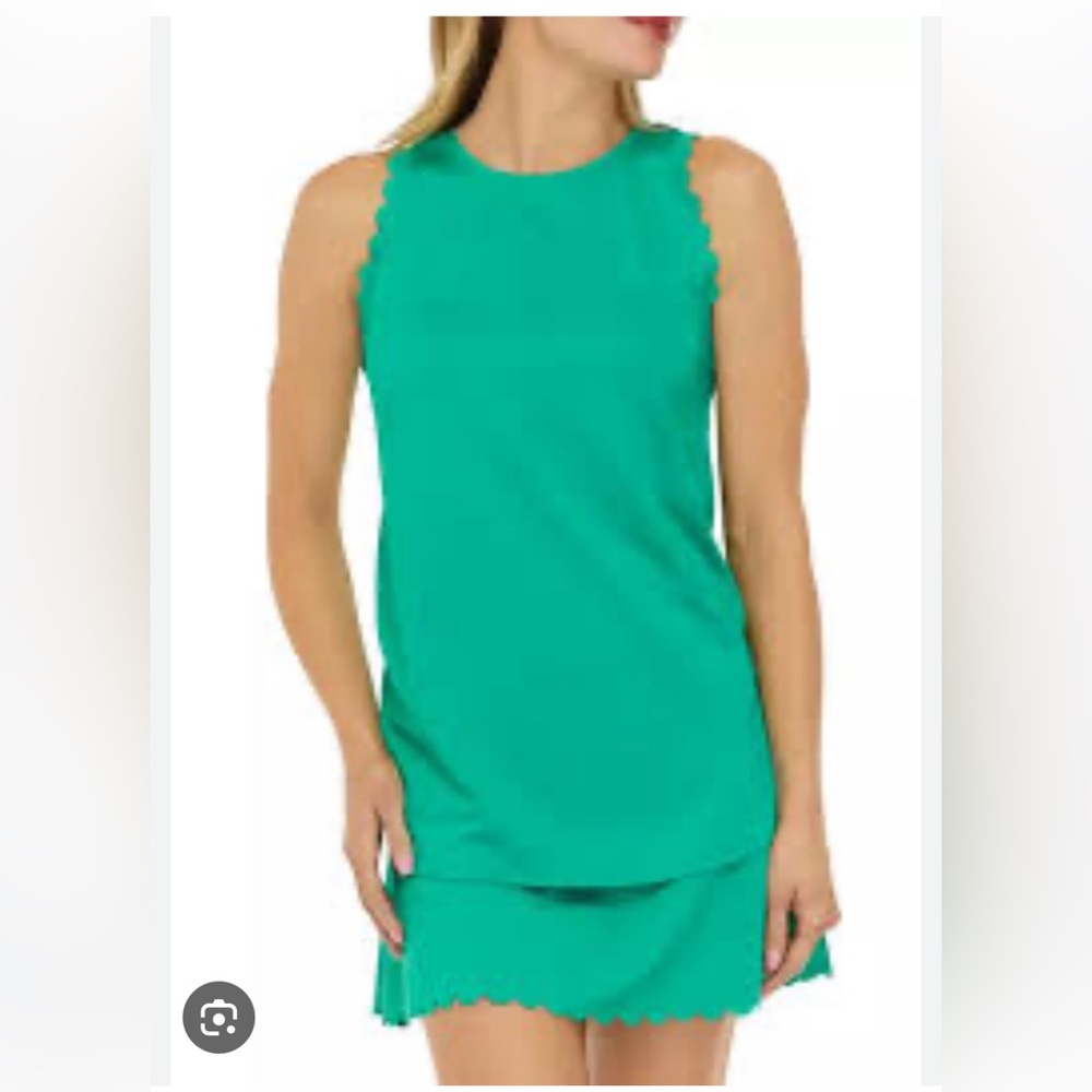 Crown and Ivy Scalloped Tank Top